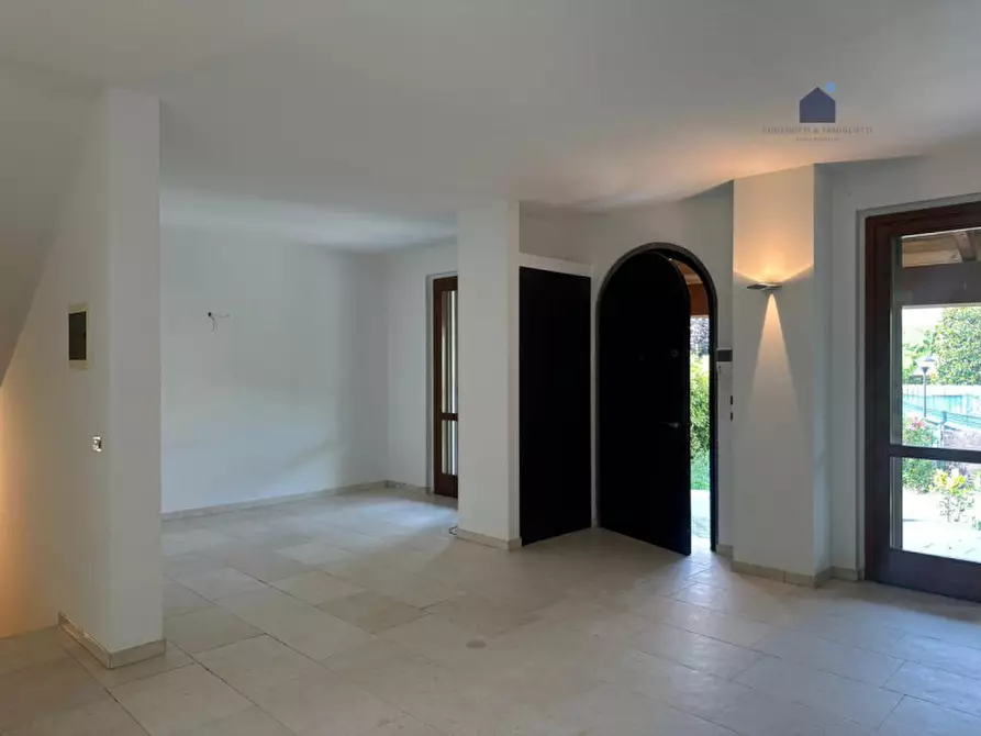 Immagine 14 di Villa in vendita  in Via Ghidina a Sirmione