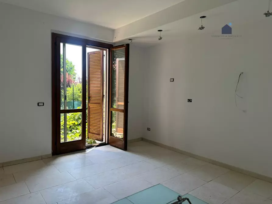 Immagine 17 di Villa in vendita  in Via Ghidina a Sirmione