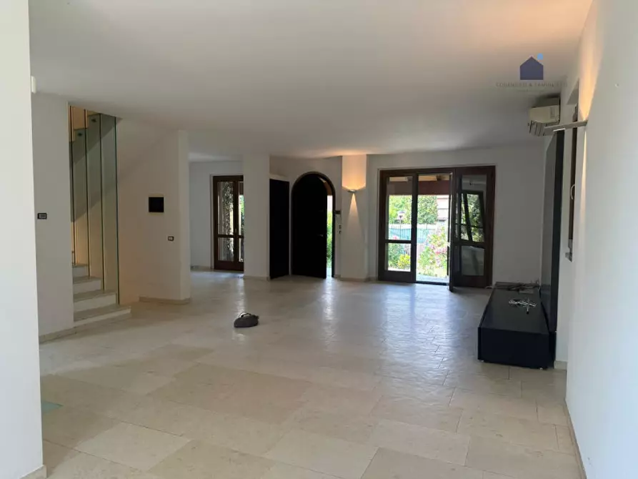 Immagine 20 di Villa in vendita  in Via Ghidina a Sirmione