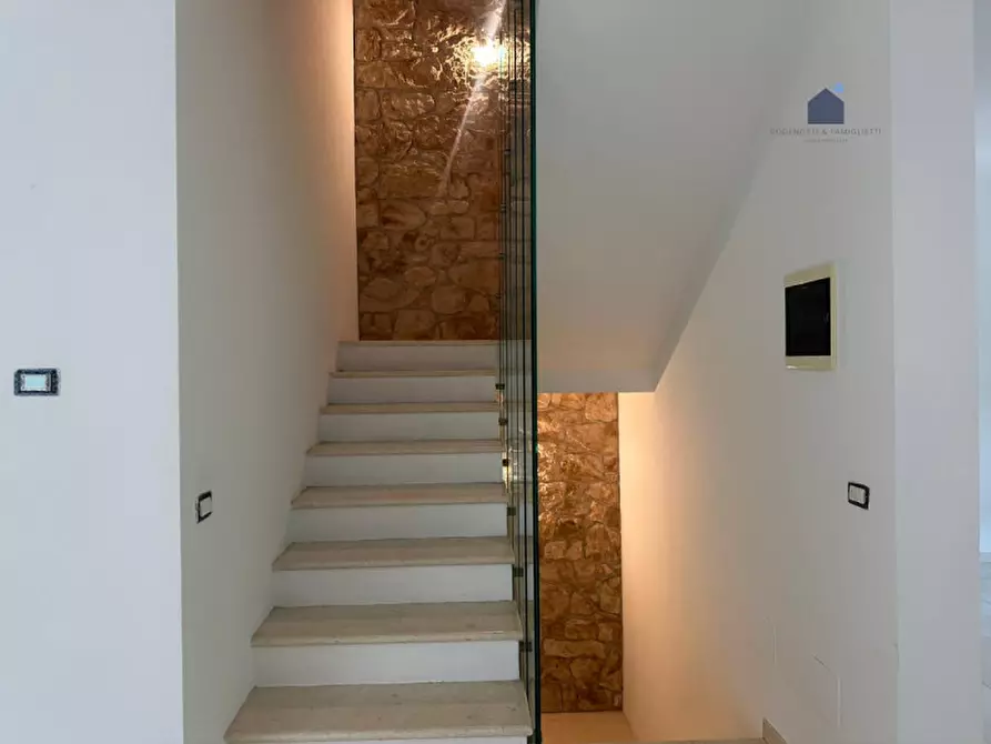 Immagine 26 di Villa in vendita  in Via Ghidina a Sirmione
