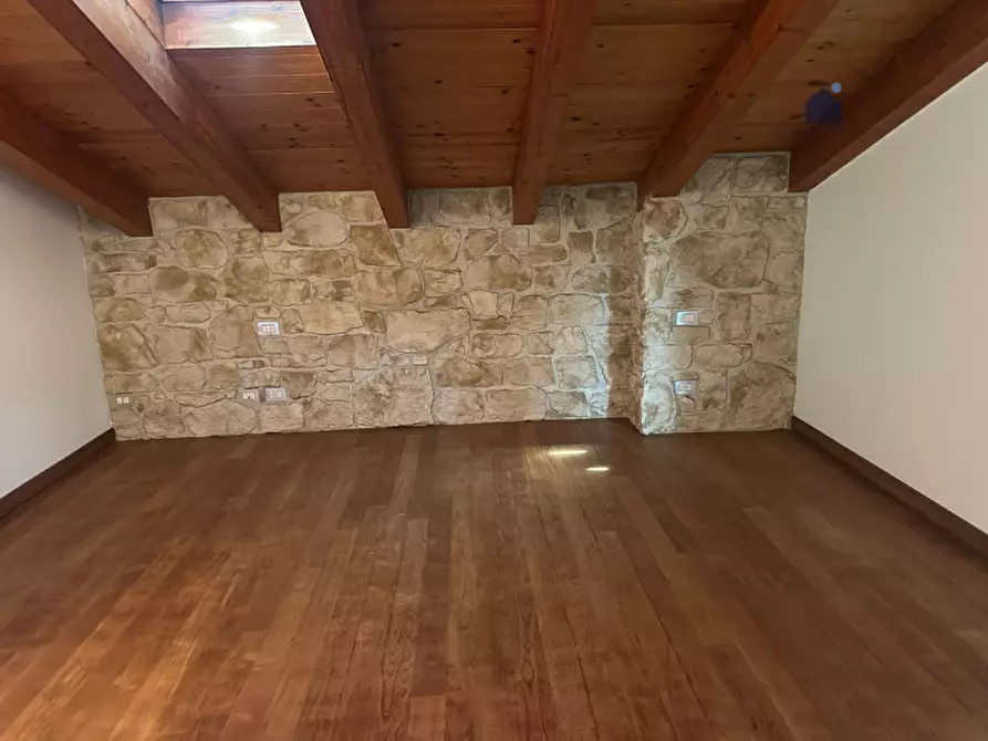 Immagine 28 di Villa in vendita  in Via Ghidina a Sirmione