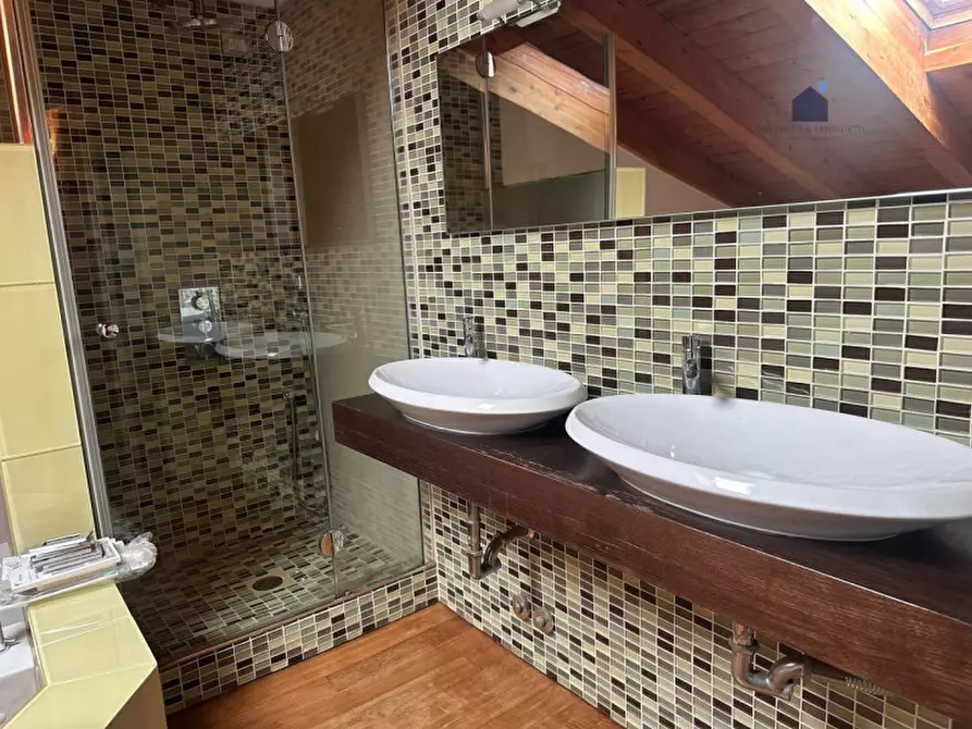 Immagine 31 di Villa in vendita  in Via Ghidina a Sirmione