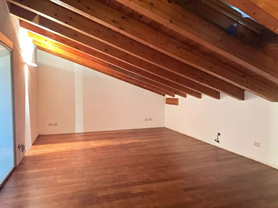 Immagine 42 di Villa in vendita  in Via Ghidina a Sirmione