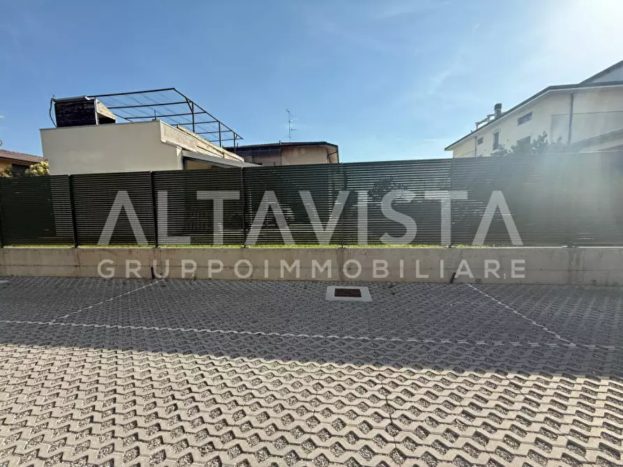 Immagine 2 di Posto auto in affitto  in Via San Rocco a Mazzano