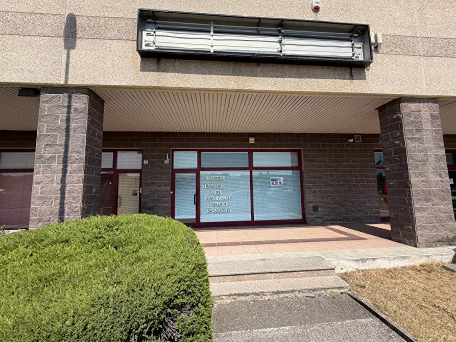 Immagine 1 di Negozio in affitto  in Via Londra 20 a Sassuolo