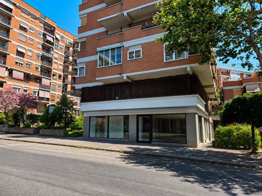 Immagine 3 di Negozio in affitto  in quirino Majorana a Roma
