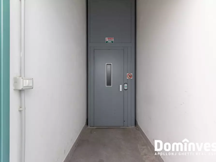 Immagine 16 di Negozio in affitto  in quirino Majorana a Roma