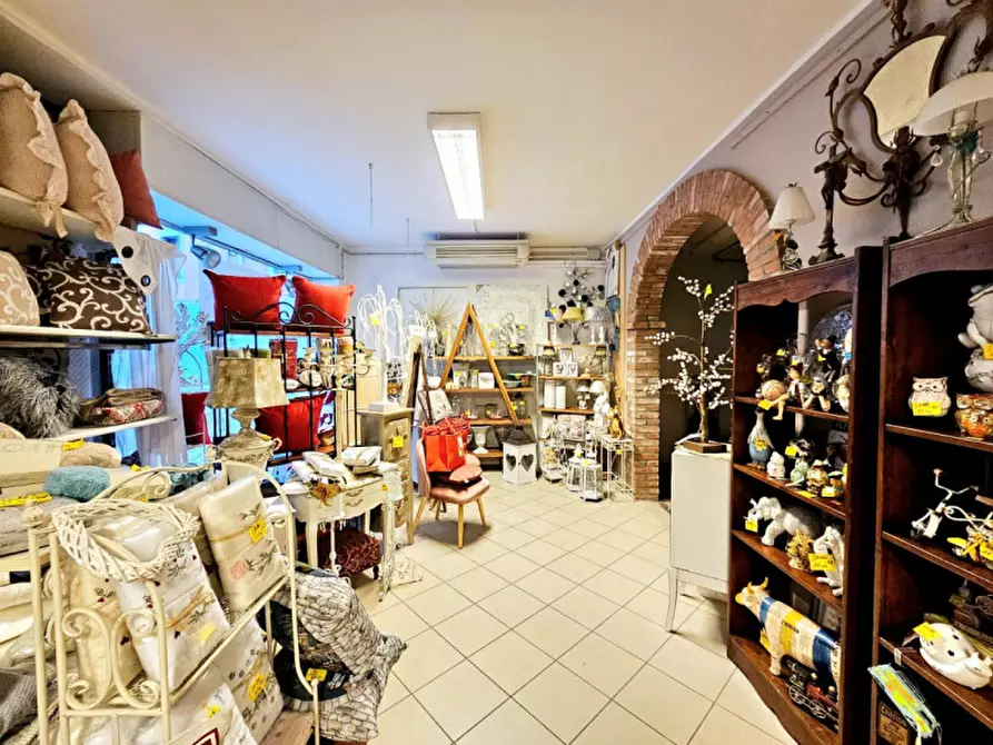 Immagine 7 di Negozio in vendita  in PIAZZA GIUSEPPE MAZZINI a Monselice