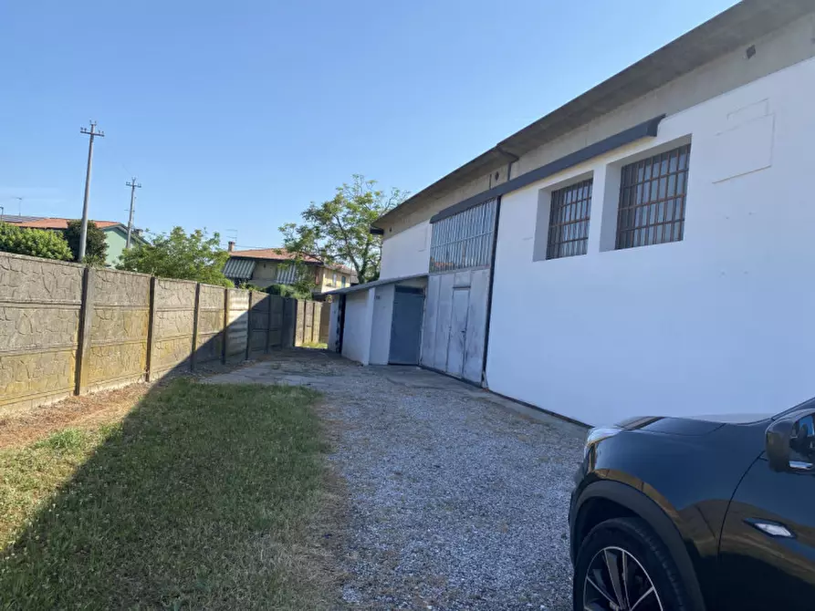 Immagine 10 di Capannone industriale in vendita  a Brugine