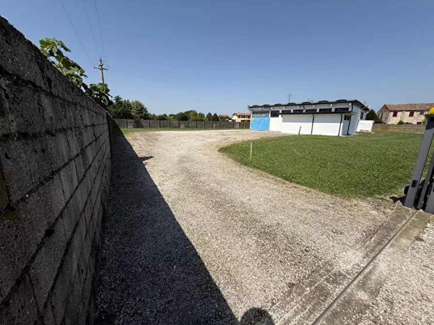 Immagine 17 di Capannone industriale in vendita  a Brugine