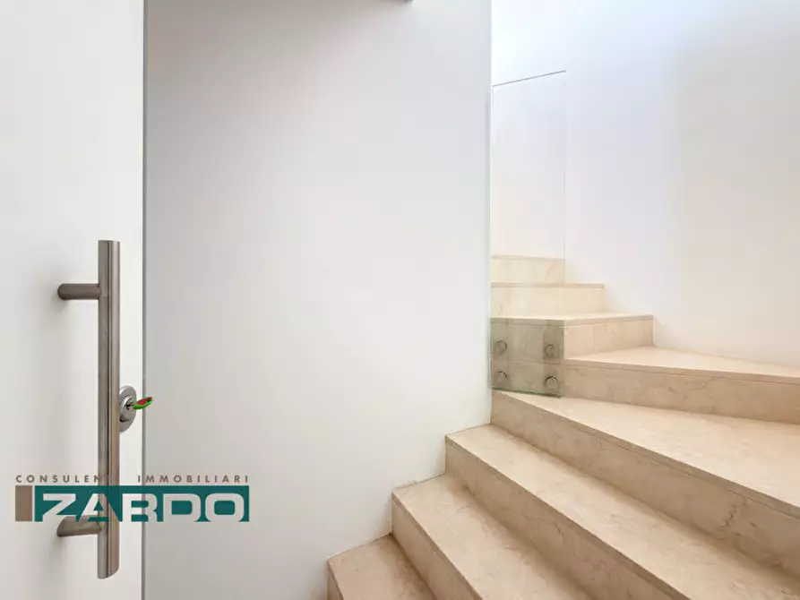 Immagine 2 di Attico in vendita  a Loria