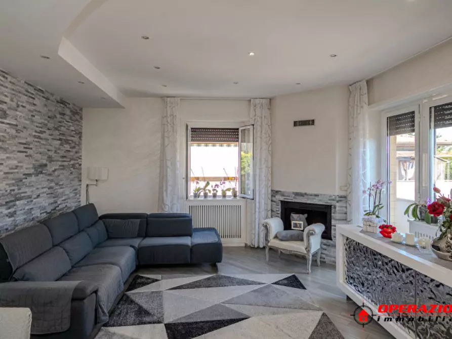 Immagine 5 di Appartamento in vendita  in via rudiano a Roma