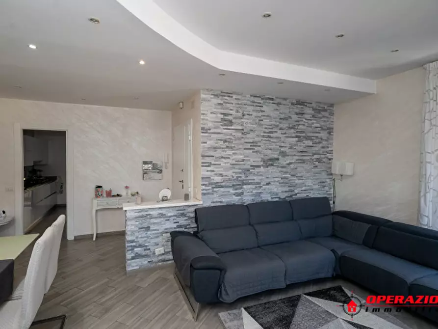 Immagine 9 di Appartamento in vendita  in via rudiano a Roma
