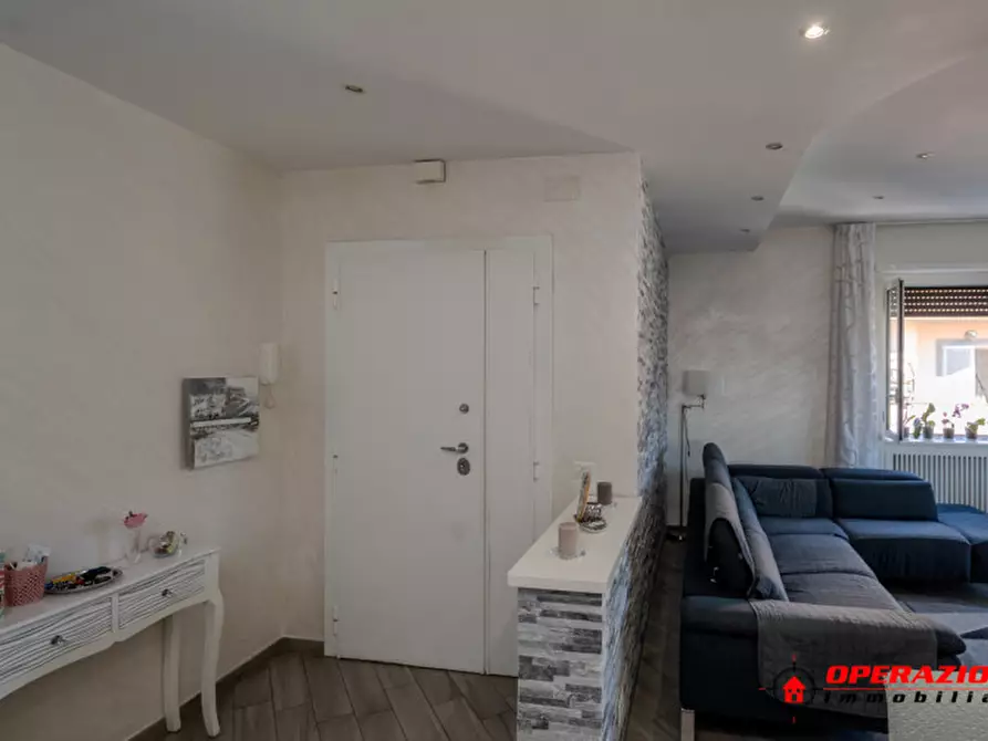 Immagine 10 di Appartamento in vendita  in via rudiano a Roma