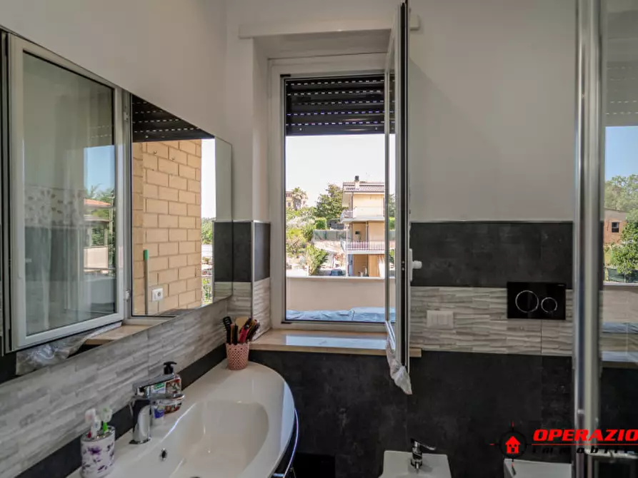 Immagine 28 di Appartamento in vendita  in via rudiano a Roma