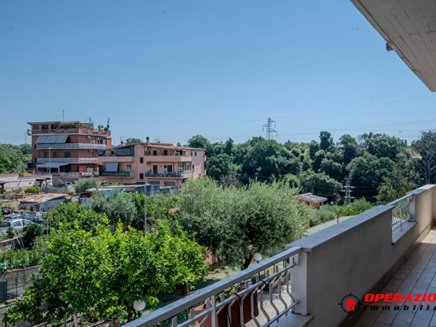 Immagine 36 di Appartamento in vendita  in via rudiano a Roma