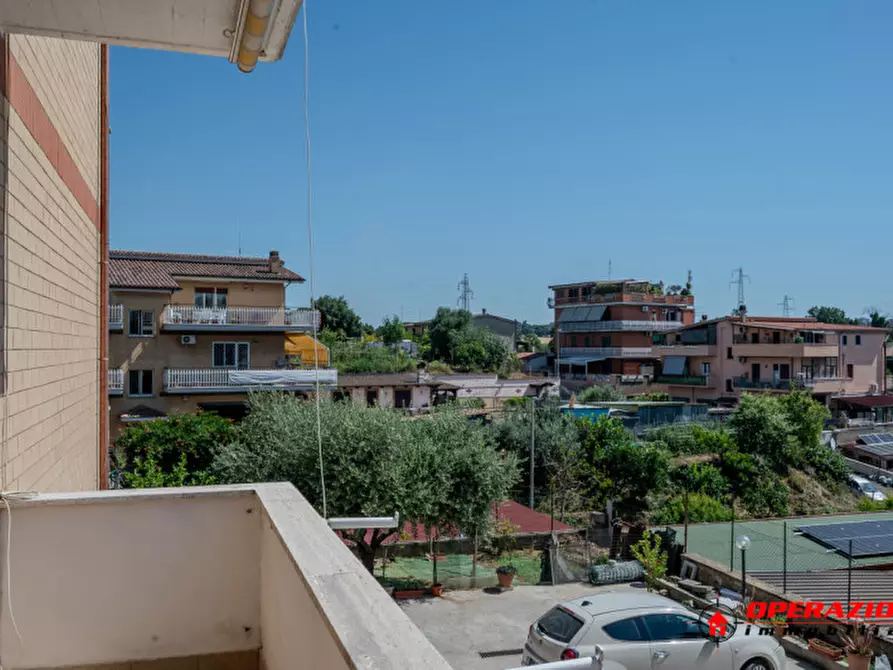 Immagine 38 di Appartamento in vendita  in via rudiano a Roma
