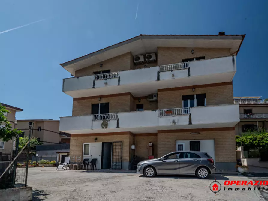 Immagine 41 di Appartamento in vendita  in via rudiano a Roma