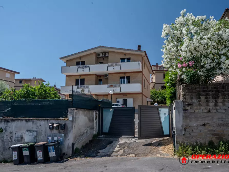Immagine 42 di Appartamento in vendita  in via rudiano a Roma