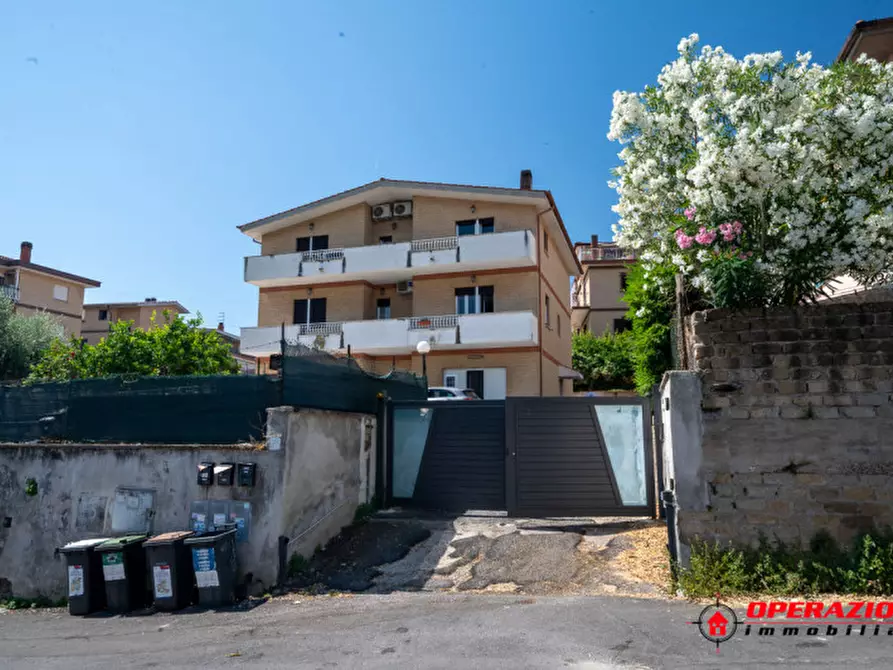 Immagine 43 di Appartamento in vendita  in via rudiano a Roma
