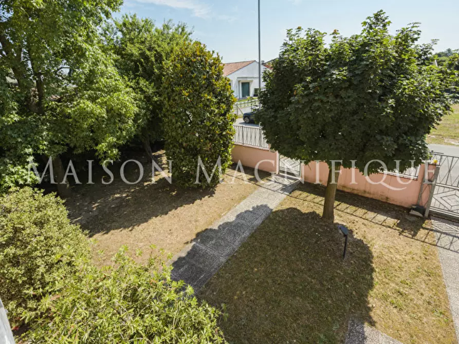 Immagine 19 di Villa in vendita  in Via Pomposa a Lagosanto