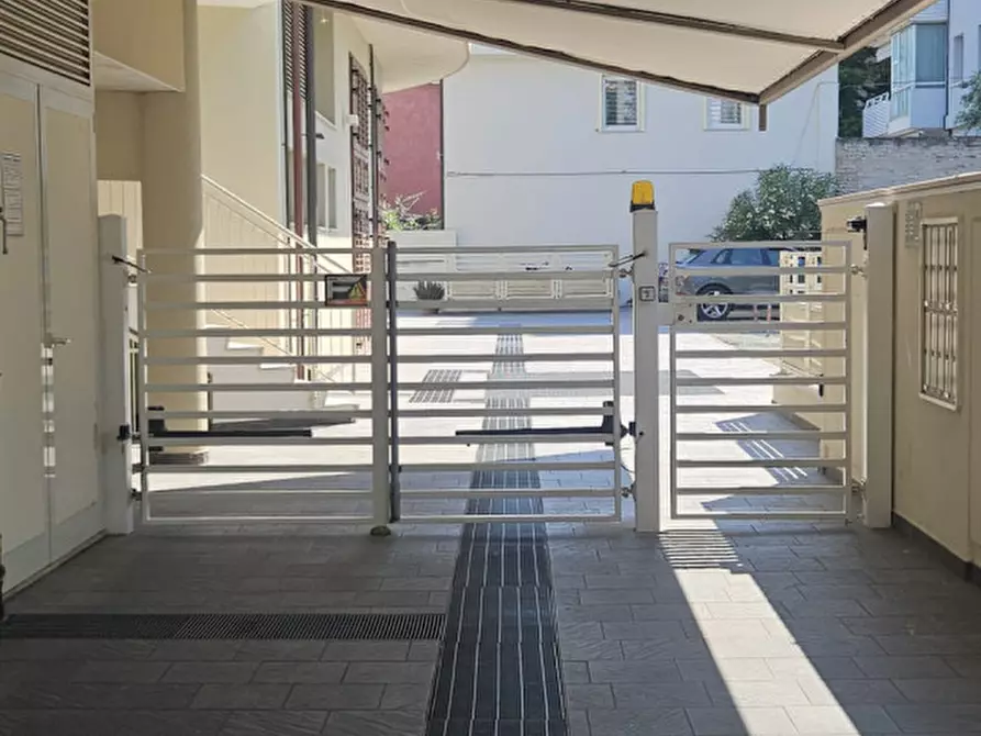 Immagine 37 di Appartamento in vendita  in Viale Amerigo Vespucci a Rimini