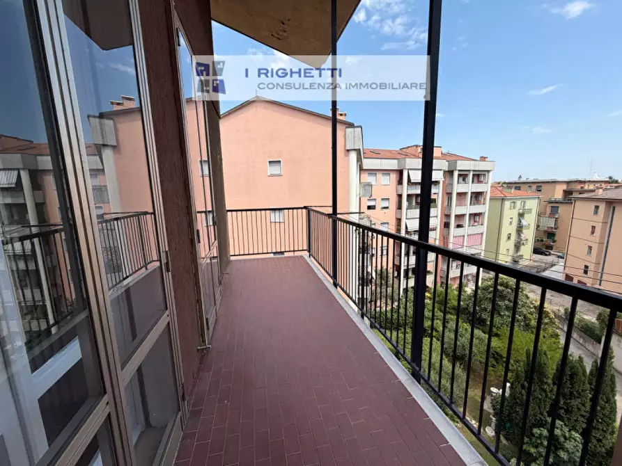 Immagine 13 di Appartamento in affitto  in Viale Sicilia a Verona