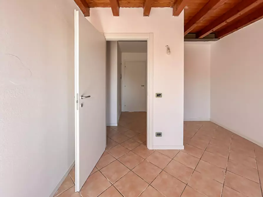 Immagine 10 di Appartamento in vendita  in Via Caterina Bon Brenzoni a Mozzecane