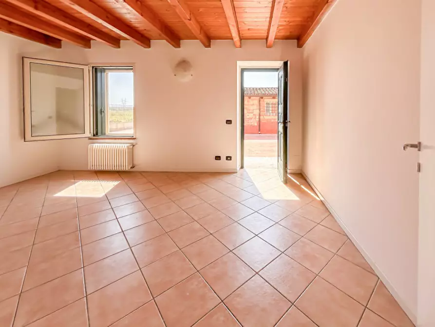 Immagine 11 di Appartamento in vendita  in Via Caterina Bon Brenzoni a Mozzecane