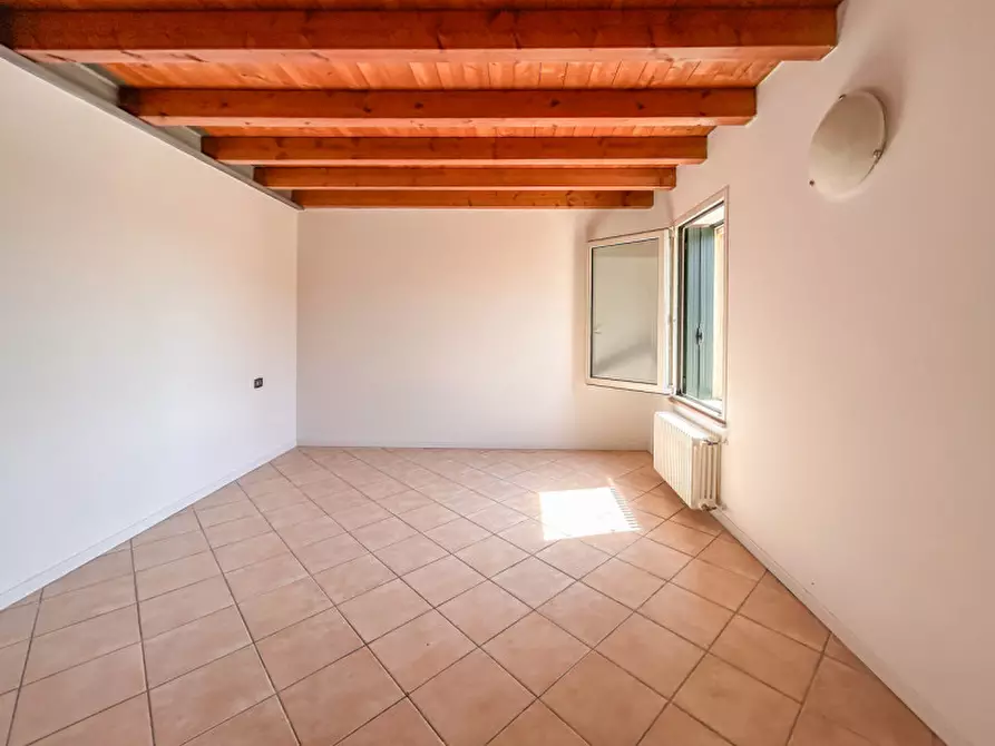 Immagine 12 di Appartamento in vendita  in Via Caterina Bon Brenzoni a Mozzecane