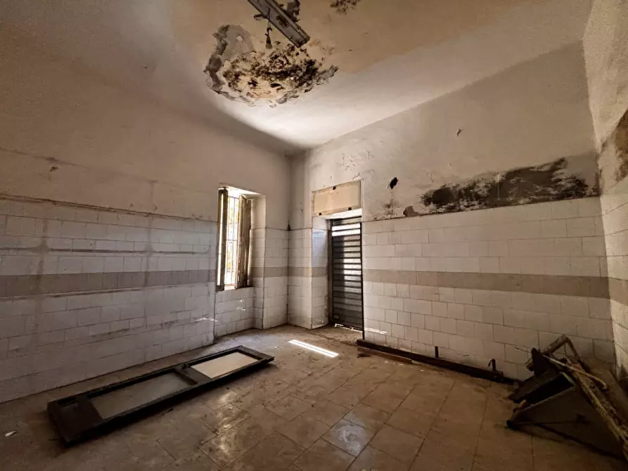 Immagine 4 di Palazzo in vendita  in VIA CAPPELLA DEGLI OREFICI a Torre Del Greco
