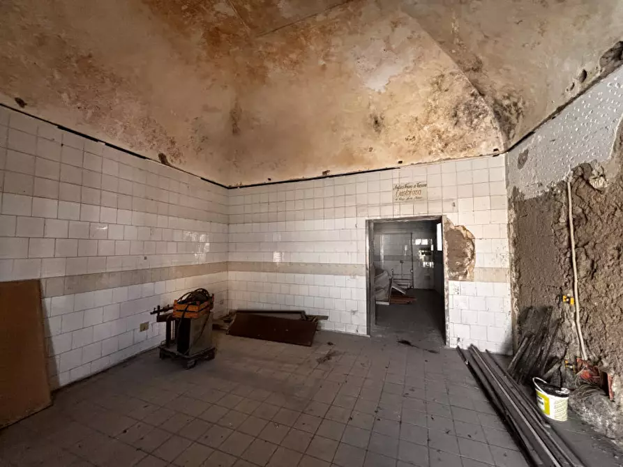 Immagine 6 di Palazzo in vendita  in VIA CAPPELLA DEGLI OREFICI a Torre Del Greco