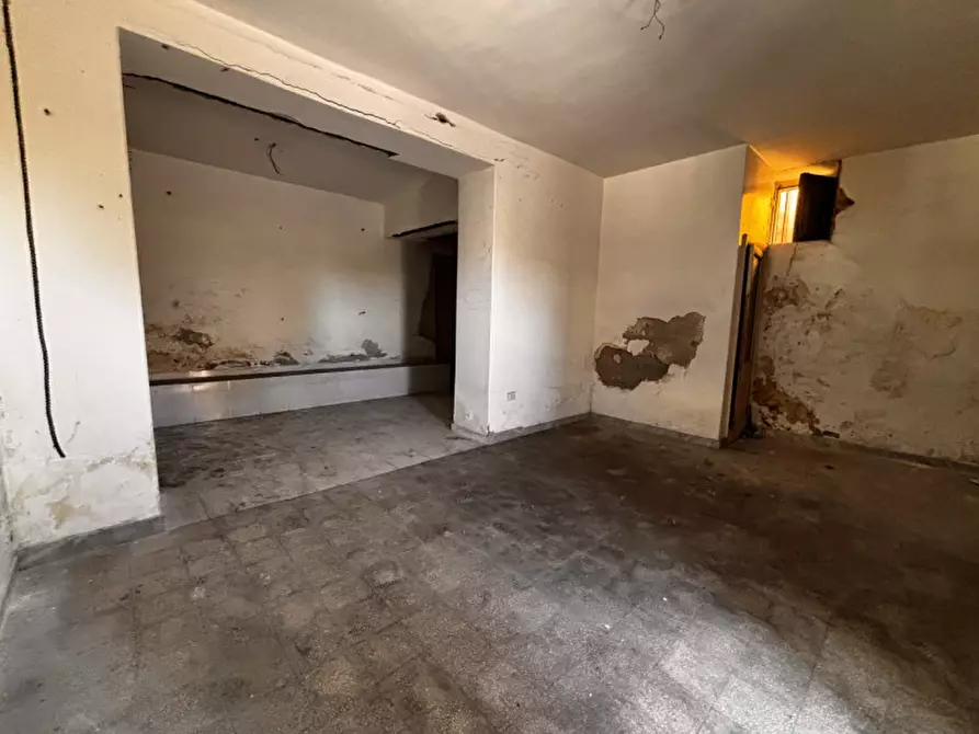 Immagine 7 di Palazzo in vendita  in VIA CAPPELLA DEGLI OREFICI a Torre Del Greco