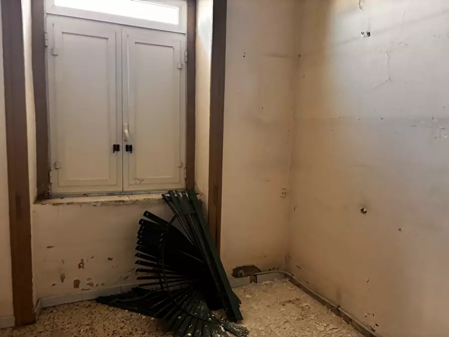 Immagine 9 di Palazzo in vendita  in VIA CAPPELLA DEGLI OREFICI a Torre Del Greco