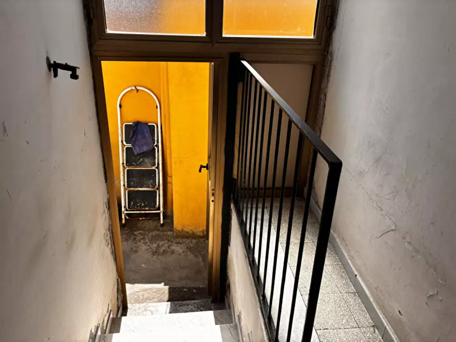 Immagine 11 di Palazzo in vendita  in VIA CAPPELLA DEGLI OREFICI a Torre Del Greco