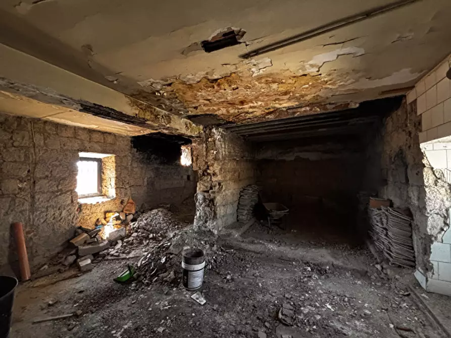 Immagine 14 di Palazzo in vendita  in VIA CAPPELLA DEGLI OREFICI a Torre Del Greco
