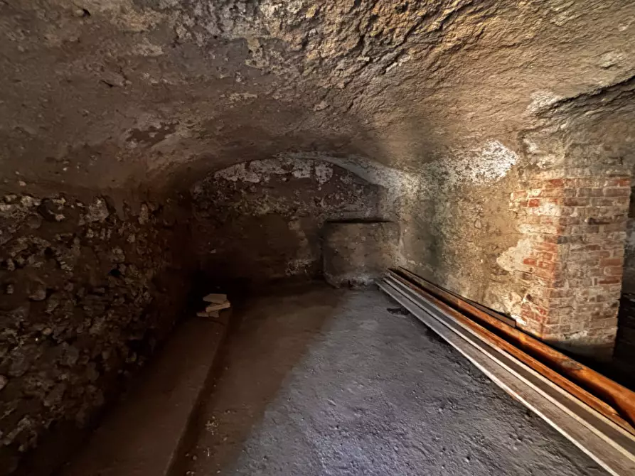 Immagine 16 di Palazzo in vendita  in VIA CAPPELLA DEGLI OREFICI a Torre Del Greco