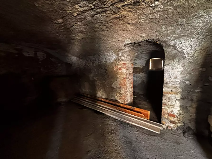 Immagine 17 di Palazzo in vendita  in VIA CAPPELLA DEGLI OREFICI a Torre Del Greco