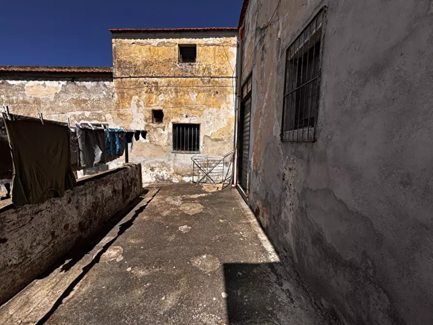 Immagine 19 di Palazzo in vendita  in VIA CAPPELLA DEGLI OREFICI a Torre Del Greco