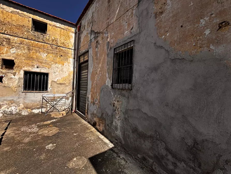 Immagine 20 di Palazzo in vendita  in VIA CAPPELLA DEGLI OREFICI a Torre Del Greco