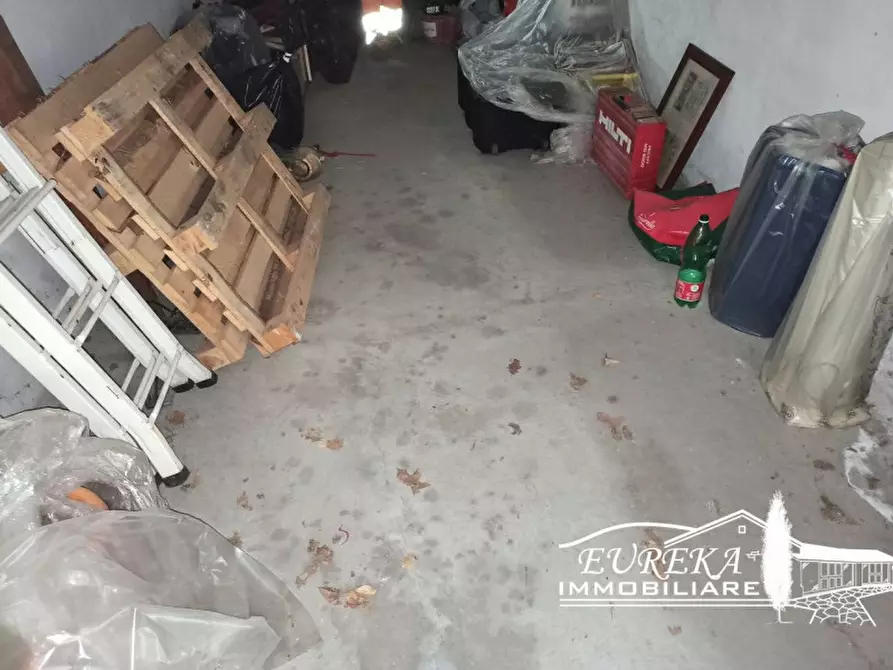 Immagine 5 di Garage in vendita  in Via Bruno Buozzi a Castiglione Del Lago