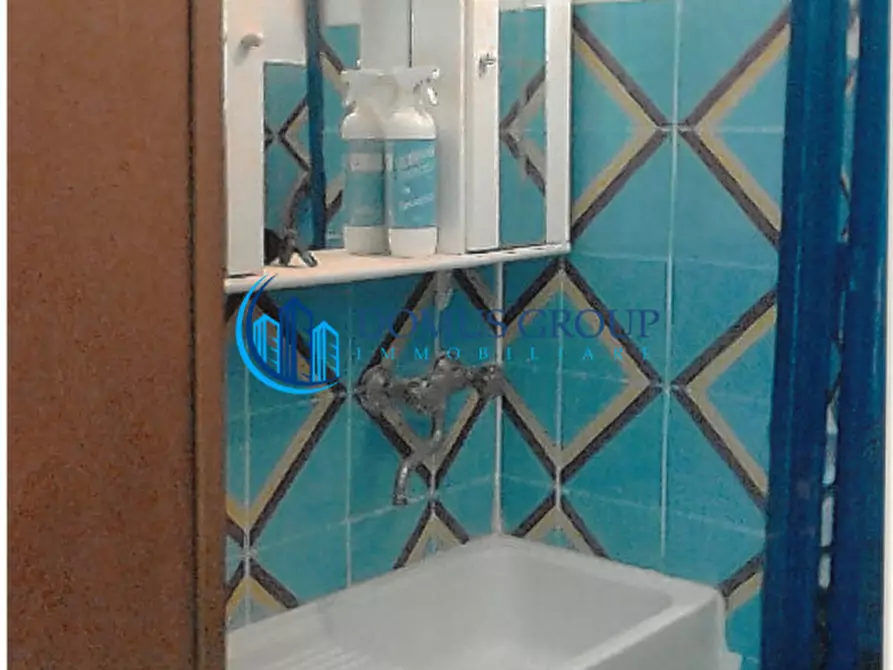 Immagine 3 di Laboratorio in vendita  in Via Villafalletto a Roma