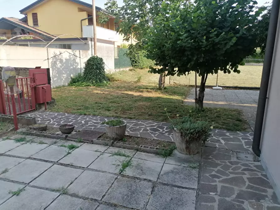 Immagine 16 di Casa trifamiliare in vendita  in Via Albert Einstein   7 a Chiari