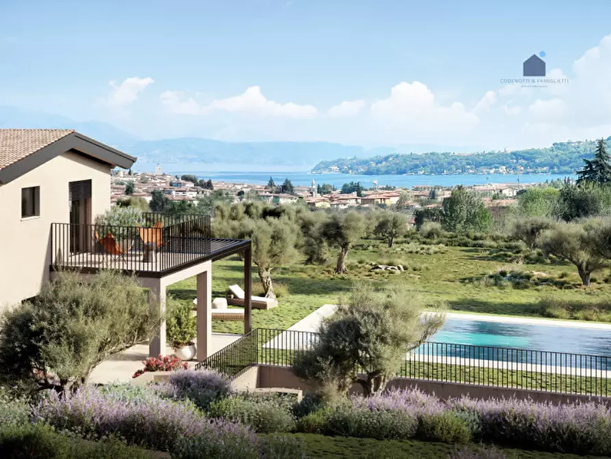 Immagine 1 di Villa in vendita  in via murelli a Salò