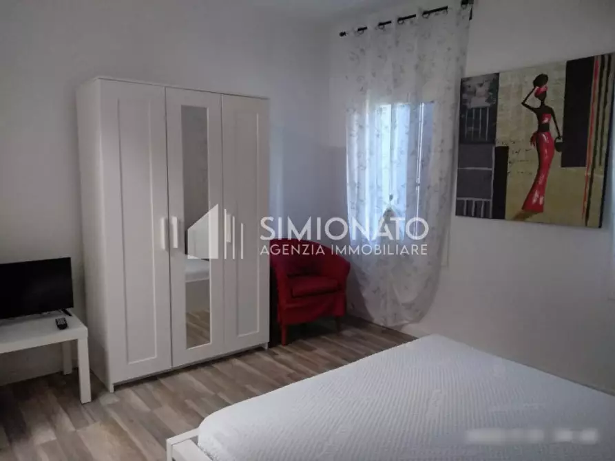 Immagine 1 di Camera in vendita  in Via Lavezzari a Spinea