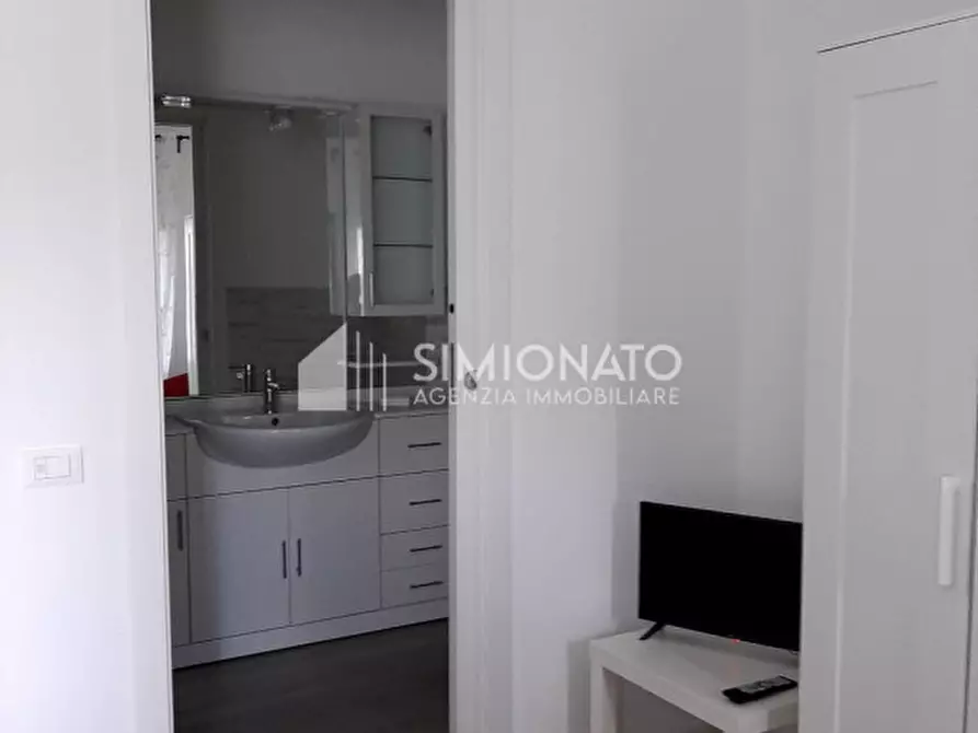 Immagine 5 di Camera in vendita  in Via Lavezzari a Spinea