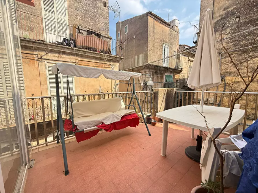 Immagine 8 di Casa indipendente in vendita  in Via Michele Amari a Ragusa