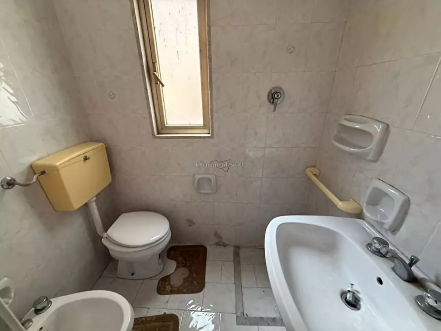 Immagine 15 di Casa indipendente in vendita  in Via Michele Amari a Ragusa