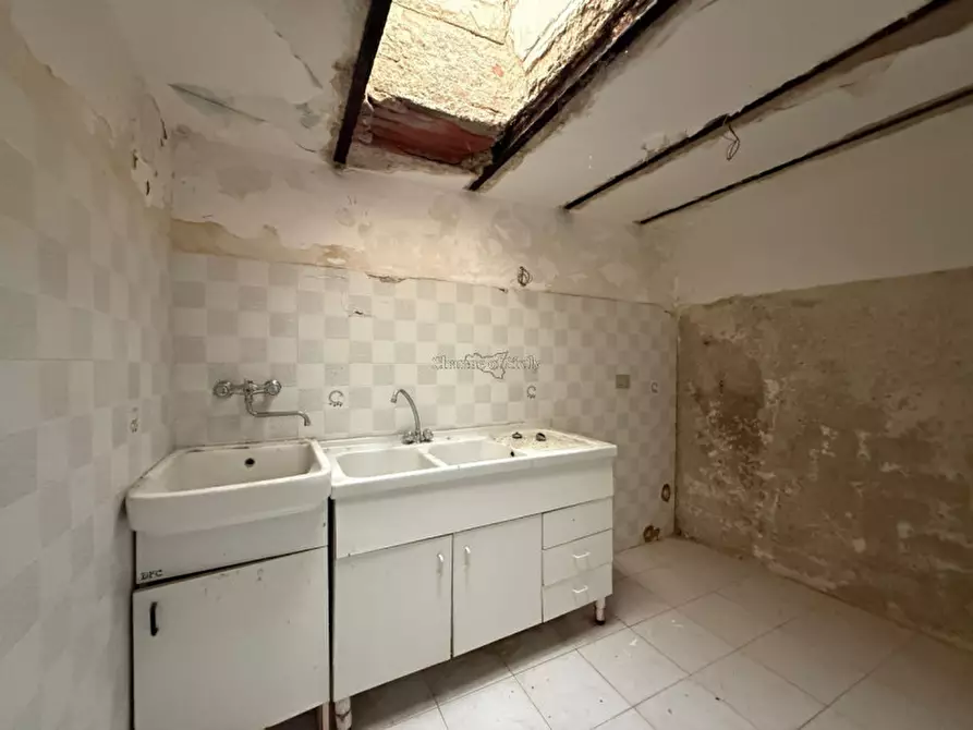 Immagine 18 di Casa indipendente in vendita  in Via Michele Amari a Ragusa