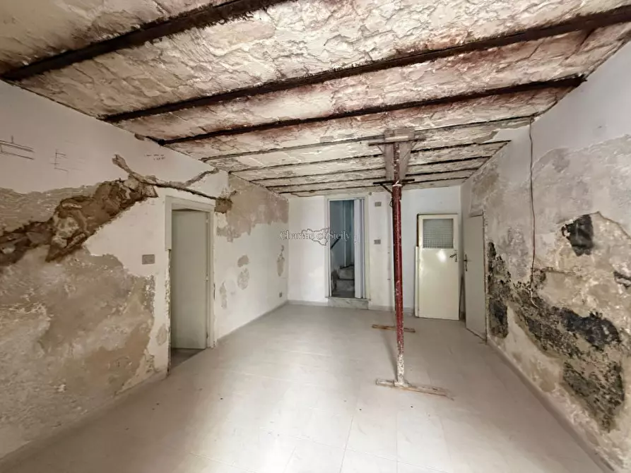 Immagine 32 di Casa indipendente in vendita  in Via Michele Amari a Ragusa